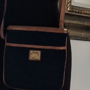 Lauren Ralph Lauren Elegant Black and Tan Crossbody Bag